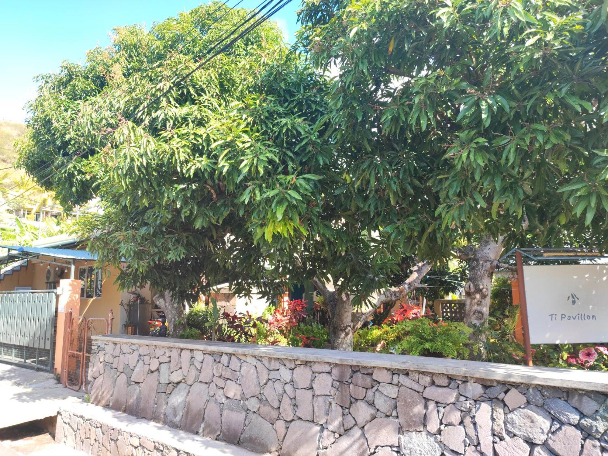Ti Pavillon Hotel Port Mathurin Exterior photo